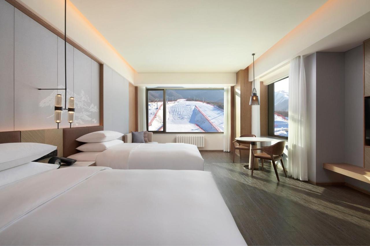 Courtyard By Marriott Chongli Hotel Zhangjiakou Exterior photo