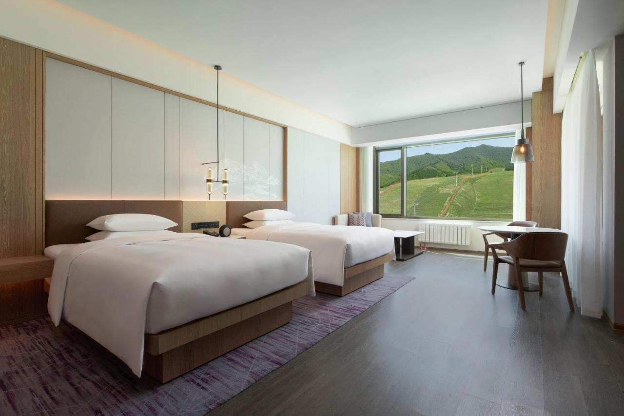 Courtyard By Marriott Chongli Hotel Zhangjiakou Exterior photo